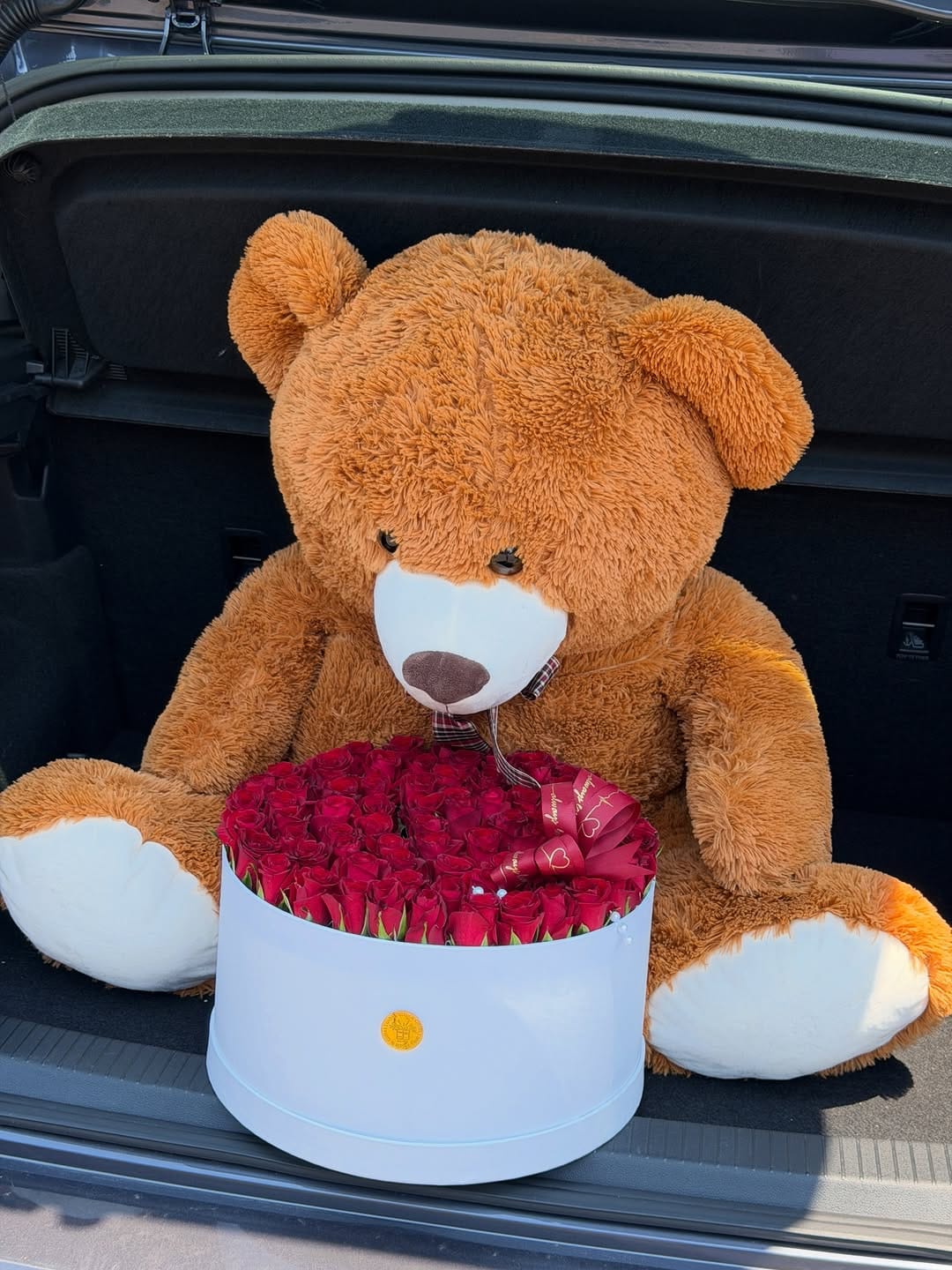 Teddy Bear Delivery Nairobi – Cute & Romantic Gift Hampers