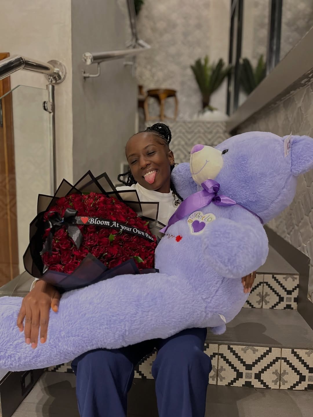 Looking for the best flower delivery in Nairobi? Read our ultimate guide on choosing fresh bouquets, luxury hampers, and fast same-day delivery across Kenya