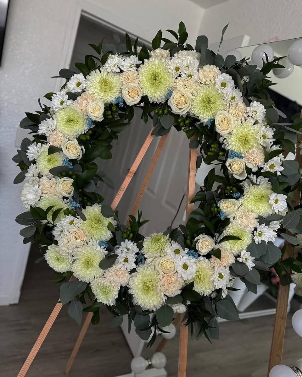 Round shaped Wreath - thumbnail 5 | Premium flower delivery Nairobi CBD, Westlands, Karen