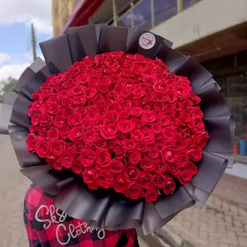 200 Luxury Red Flower bouquet — flowers delivered in Nairobi by Floral Whispers Gifts